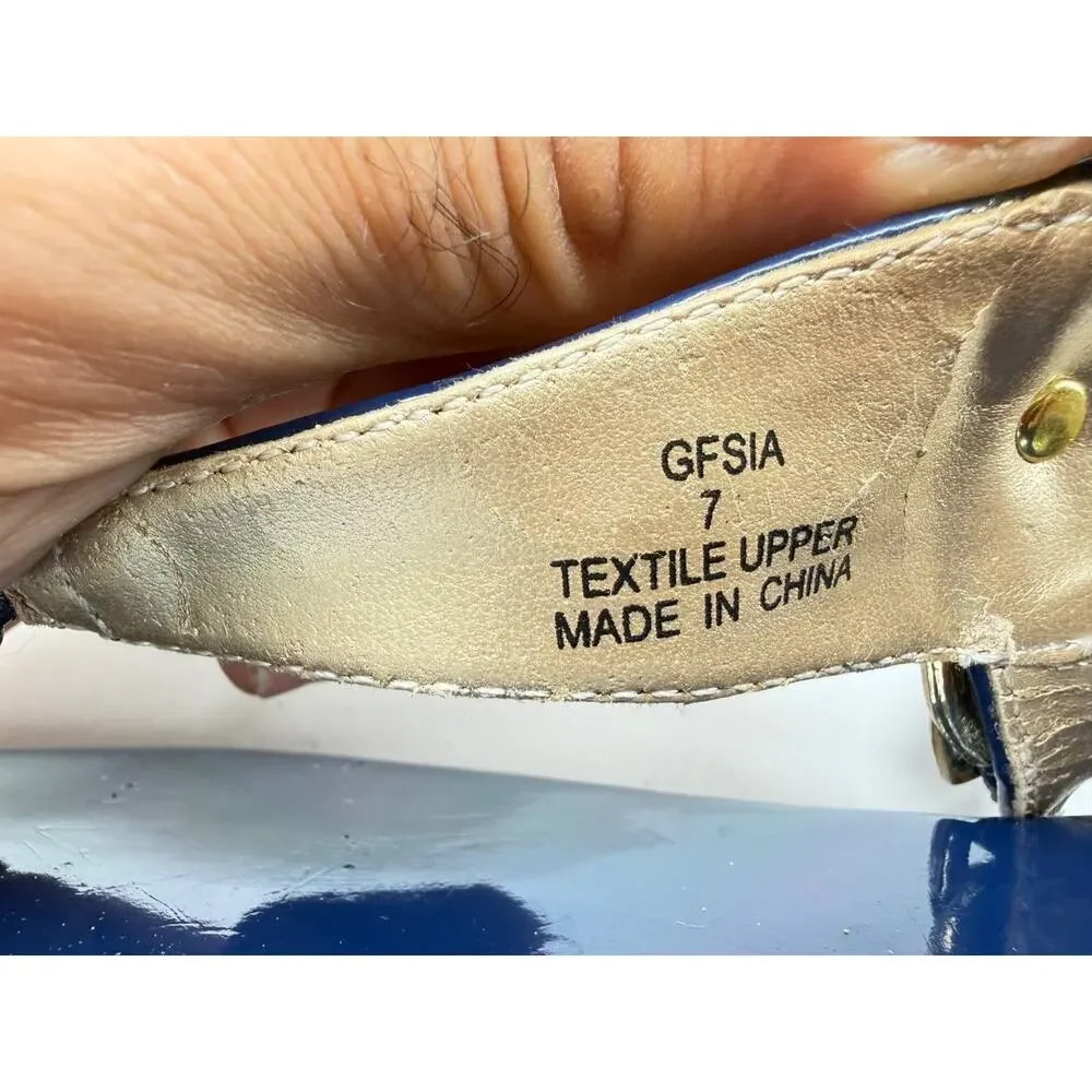 GUESS GFSIA Womens Navy Gold Logo Chain Thong Sandals Size 7 Pre-Owned